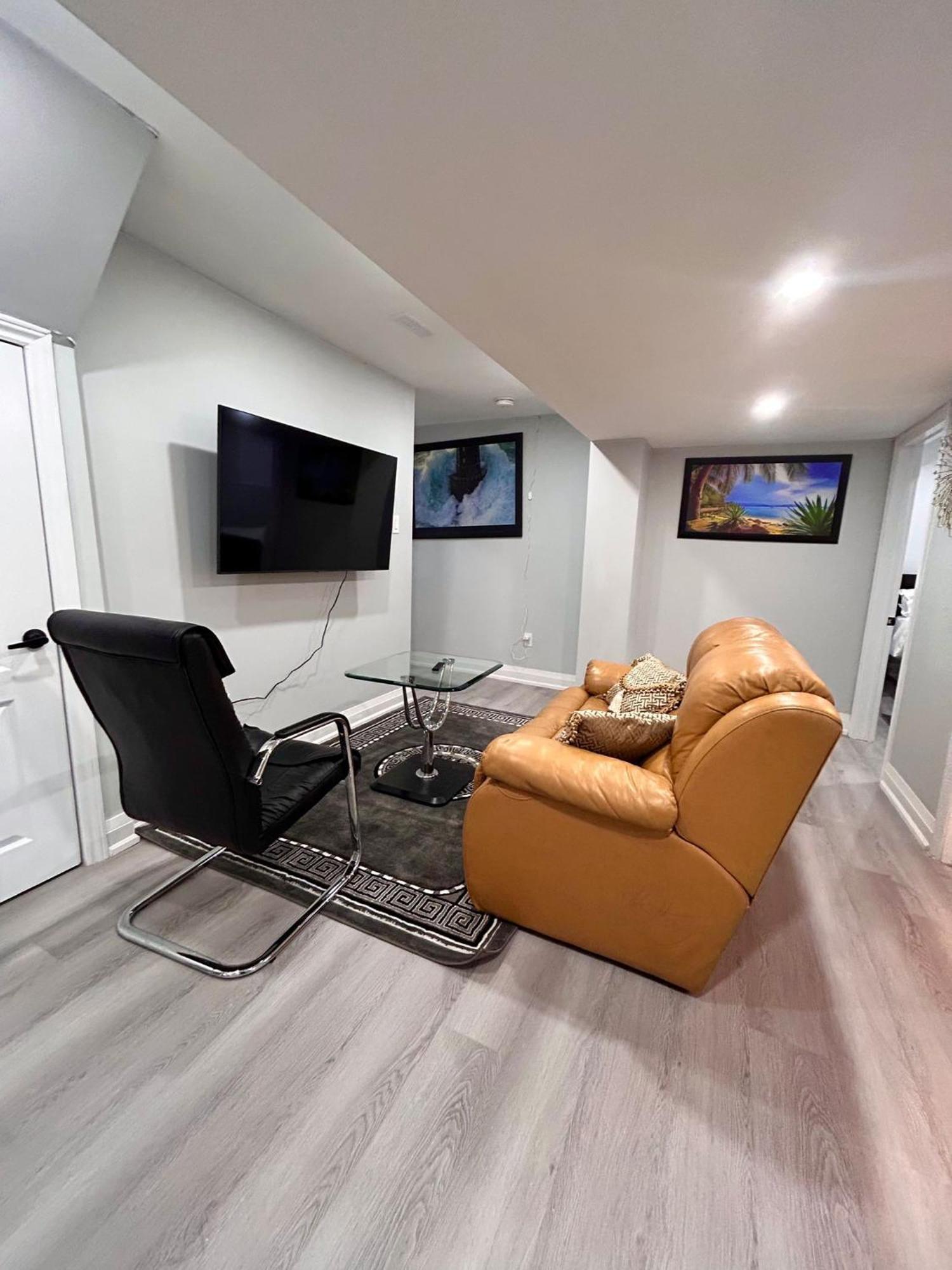Apartment B 2 Bedroom Μπράμπτον Εξωτερικό φωτογραφία
