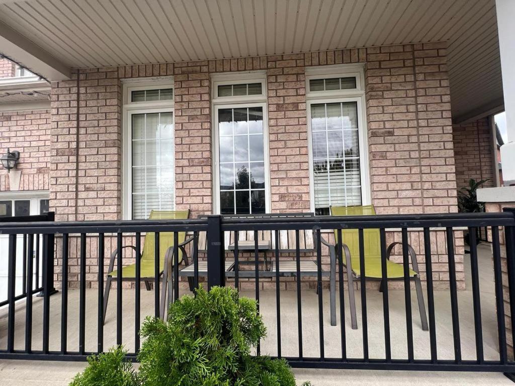 Apartment B 2 Bedroom Μπράμπτον Εξωτερικό φωτογραφία