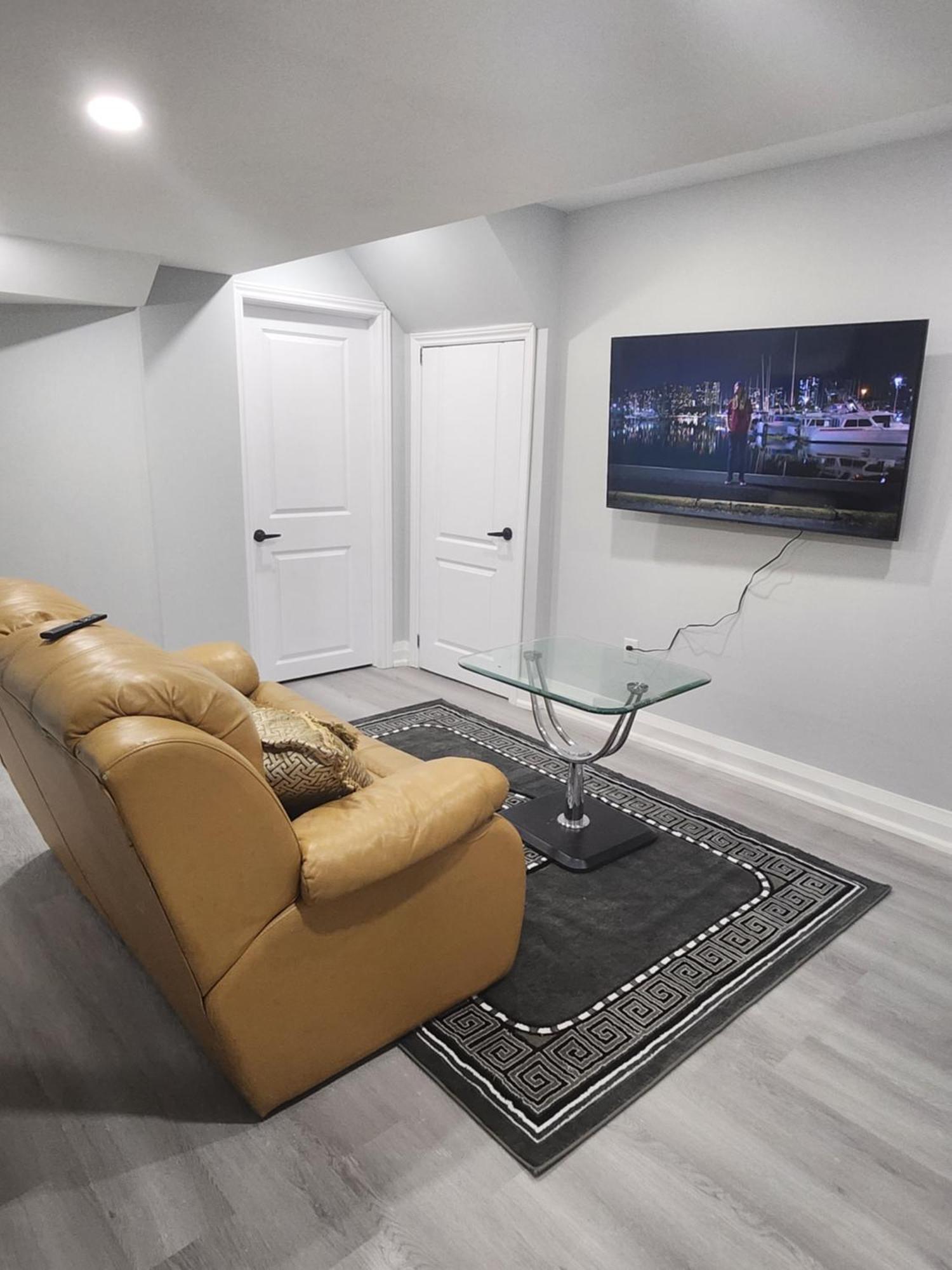 Apartment B 2 Bedroom Μπράμπτον Εξωτερικό φωτογραφία